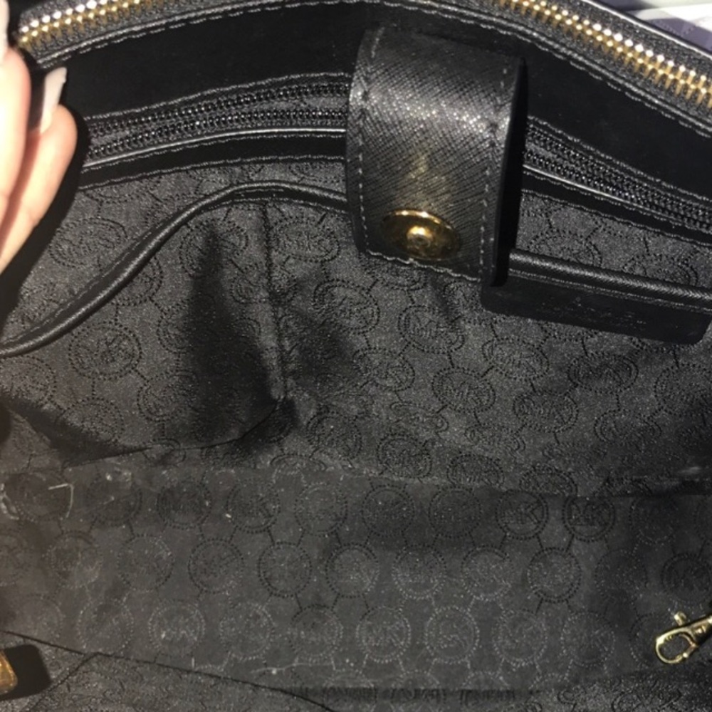 Michael Kors Sutton Handbag - Picture 3 of 3